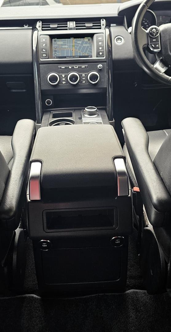 2017 Land Rover Discovery TD6 SE Series 5 MY17 4X4 Dual Range Fuji White