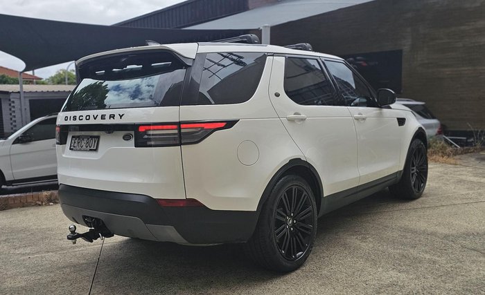 2017 Land Rover Discovery TD6 SE Series 5 MY17 4X4 Dual Range Fuji White