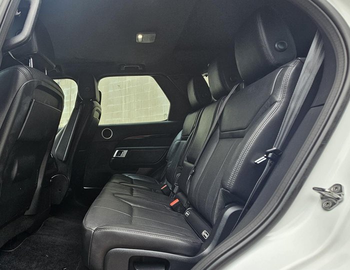 2017 Land Rover Discovery TD6 SE Series 5 MY17 4X4 Dual Range Fuji White