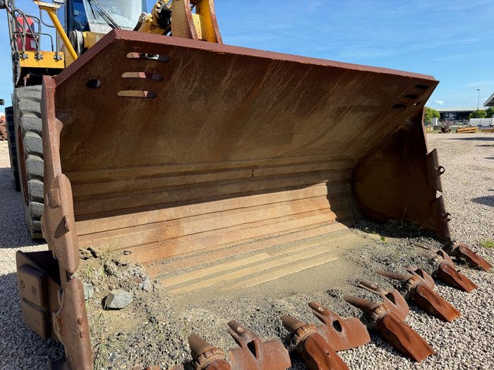 Komatsu Wa600-6