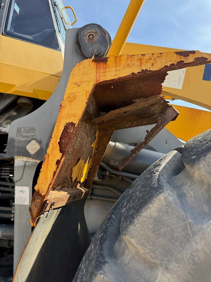Komatsu Wa600-6
