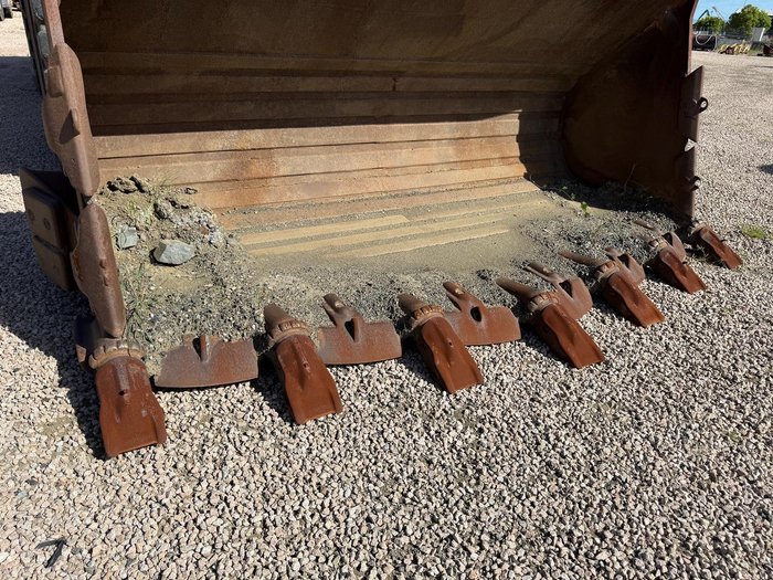 Komatsu Wa600-6