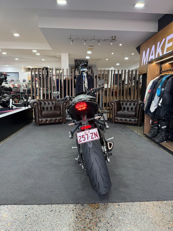 2023 Triumph STREET TRIPLE RS SILVER