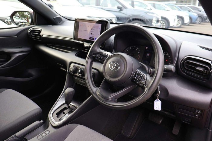 2024 Toyota Yaris Ascent Sport