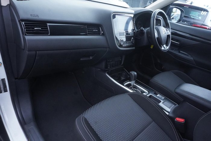 2019 Mitsubishi Outlander ES