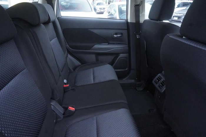 2019 Mitsubishi Outlander ES