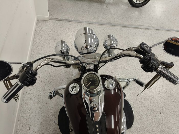 2011 Harley-davidson FLSTC HERITAGE SOFTAIL CLASSIC MAROON