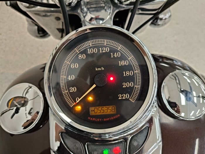 2011 Harley-davidson FLSTC HERITAGE SOFTAIL CLASSIC MAROON