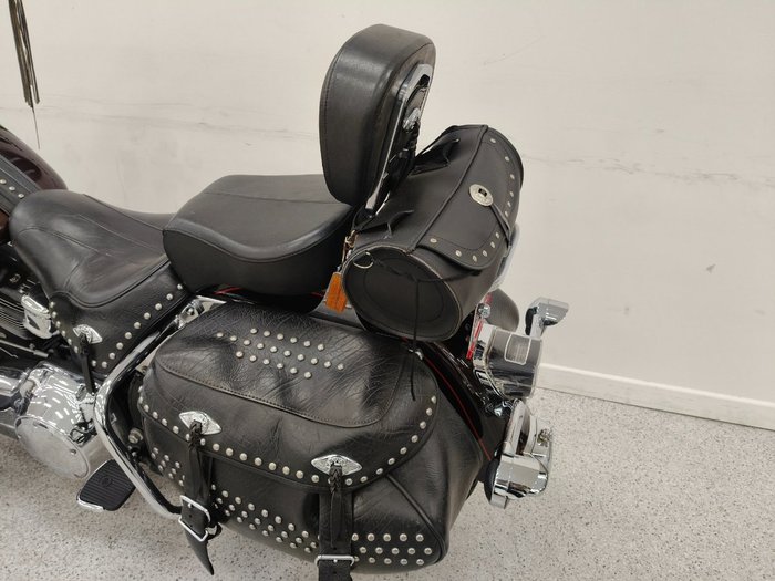 2011 Harley-davidson FLSTC HERITAGE SOFTAIL CLASSIC MAROON