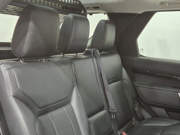 2019 Land Rover Discovery SD6 SE Series 5 MY20 4X4 Dual Range Santorini Black