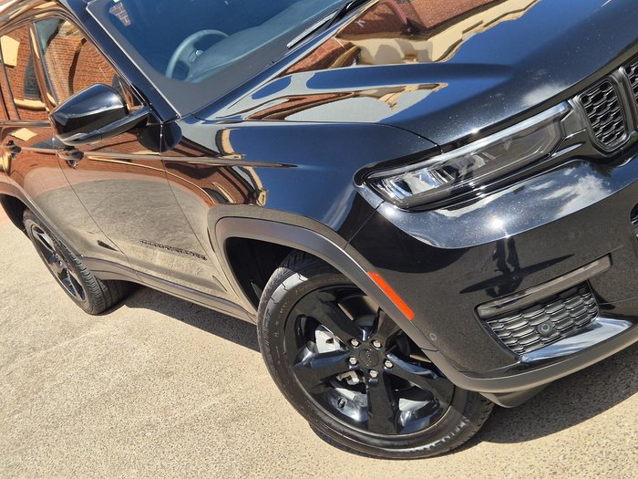 2022 Jeep Grand Cherokee Night Eagle