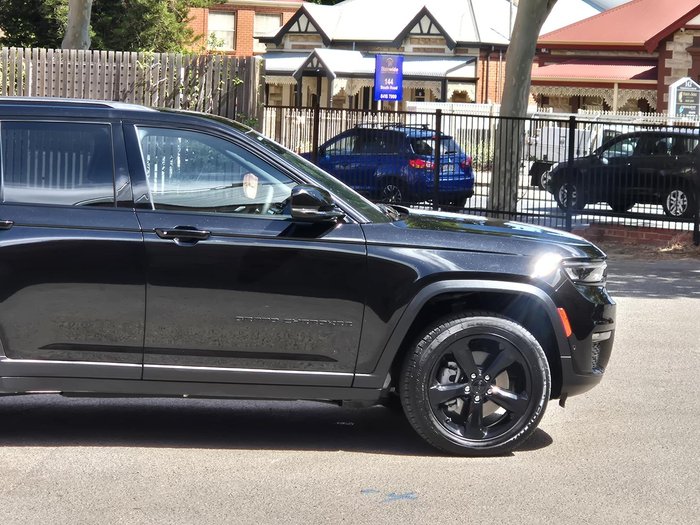 2022 Jeep Grand Cherokee Night Eagle