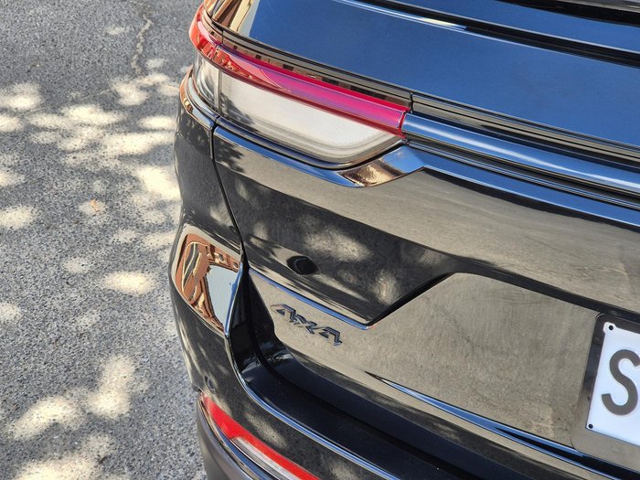 2022 Jeep Grand Cherokee Night Eagle