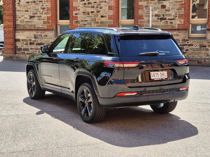 2022 Jeep Grand Cherokee Night Eagle