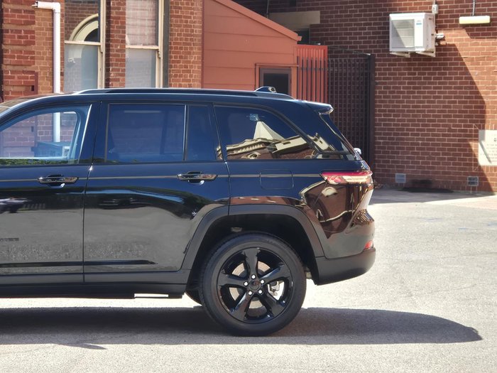 2022 Jeep Grand Cherokee Night Eagle