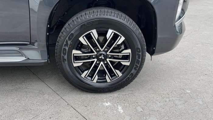 2022 Mitsubishi Pajero Sport Exceed