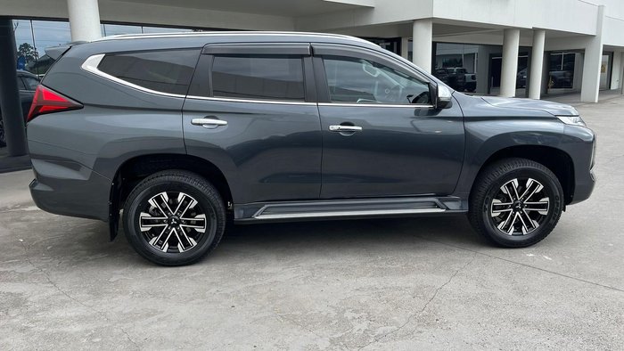 2022 Mitsubishi Pajero Sport Exceed