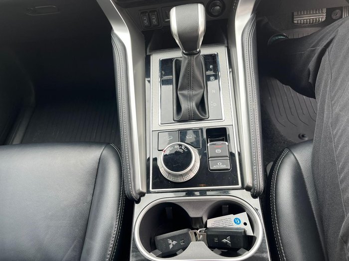 2022 Mitsubishi Pajero Sport Exceed