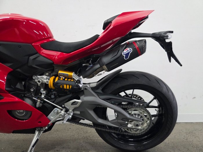 2025 DUCATI PANIGALE V2 S Red