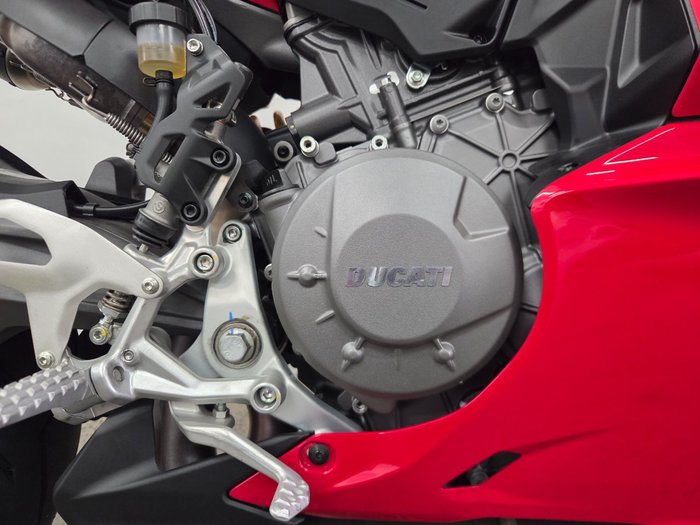 2025 DUCATI PANIGALE V2 S Red