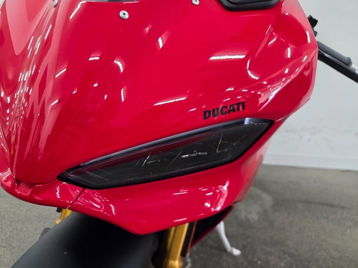 2025 DUCATI PANIGALE V2 S Red