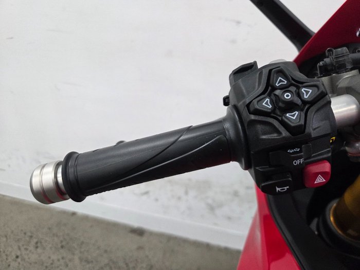 2025 DUCATI PANIGALE V2 S Red