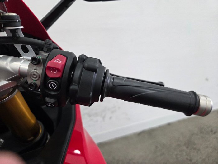 2025 DUCATI PANIGALE V2 S Red