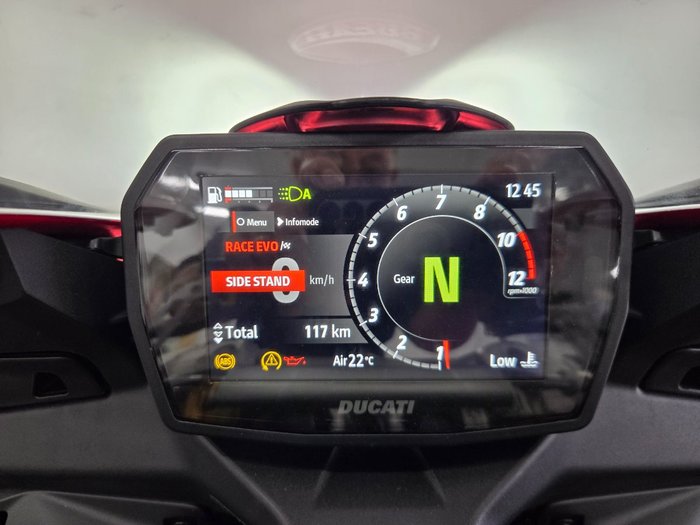 2025 DUCATI PANIGALE V2 S Red