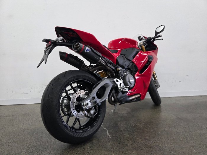 2025 DUCATI PANIGALE V2 S Red
