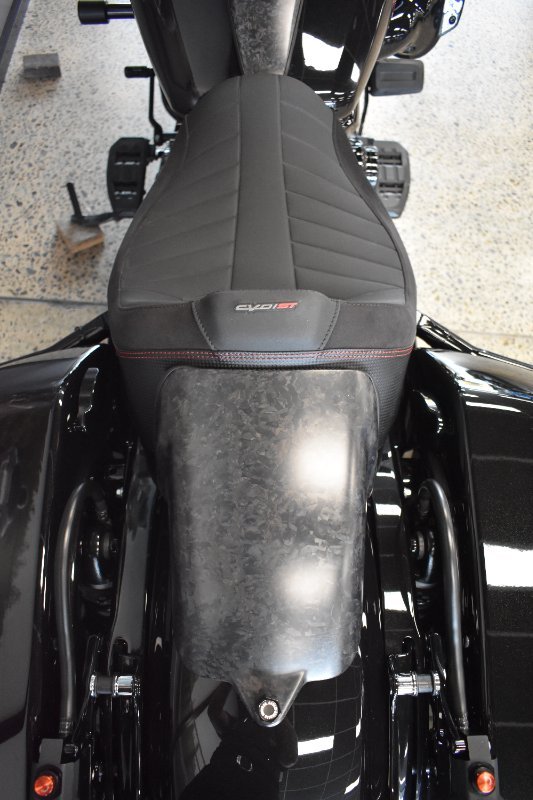 2024 HARLEY-DAVIDSON FLTRXSTSE CVO RD GLIDE ST 121