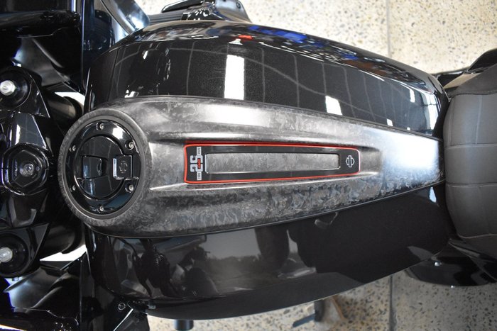 2024 HARLEY-DAVIDSON FLTRXSTSE CVO RD GLIDE ST 121