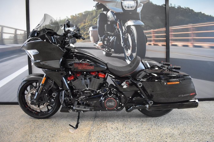 2024 HARLEY-DAVIDSON FLTRXSTSE CVO RD GLIDE ST 121
