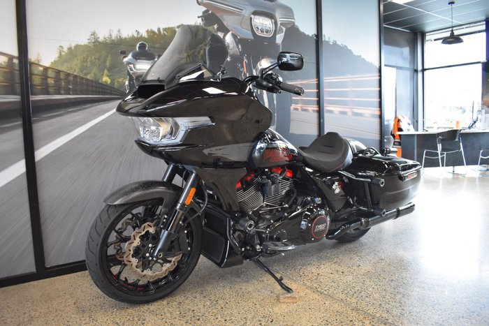 2024 HARLEY-DAVIDSON FLTRXSTSE CVO RD GLIDE ST 121