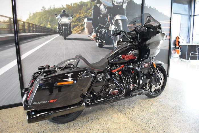 2024 HARLEY-DAVIDSON FLTRXSTSE CVO RD GLIDE ST 121