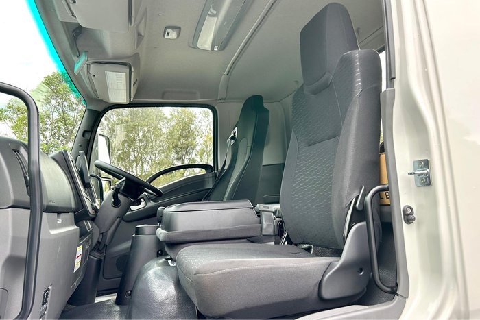 2025 Isuzu F Series FRR 110-240 AM R52