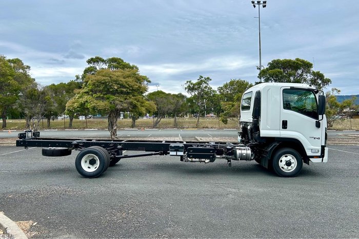 2025 Isuzu F Series FRR 110-240 AM R52