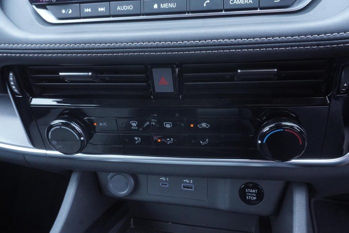 2025 Nissan X-TRAIL ST