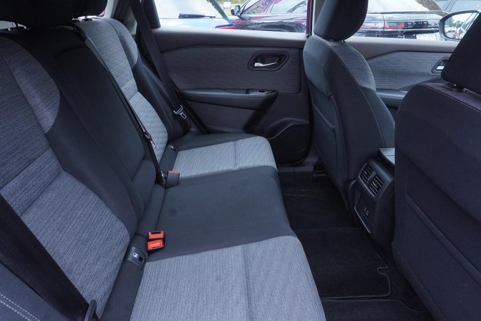 2025 Nissan X-TRAIL ST