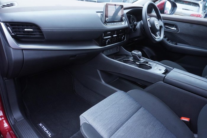 2025 Nissan X-TRAIL ST