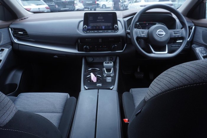 2025 Nissan X-TRAIL ST