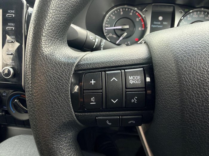 2020 Toyota Hilux SR