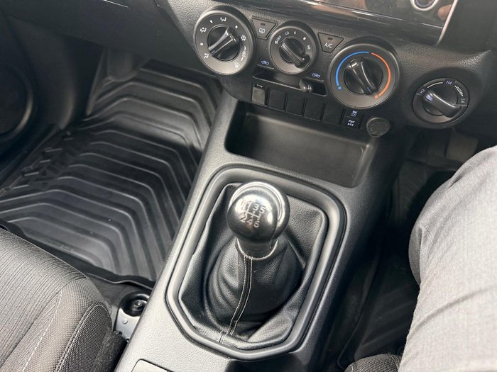 2020 Toyota Hilux SR