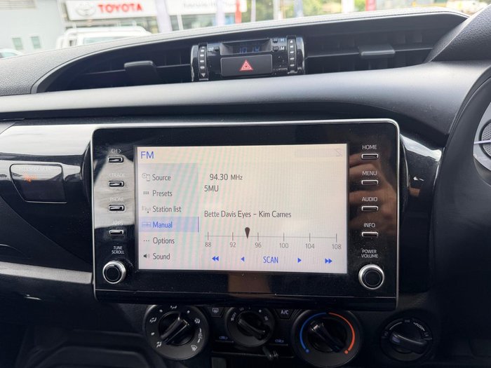 2020 Toyota Hilux SR