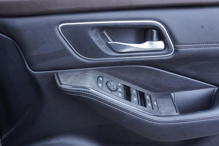 2025 Nissan X-TRAIL ST-L