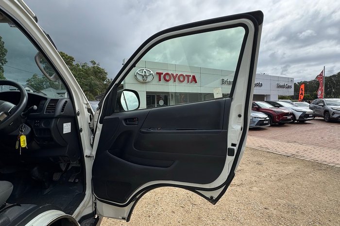 2018 Toyota Hiace Commuter