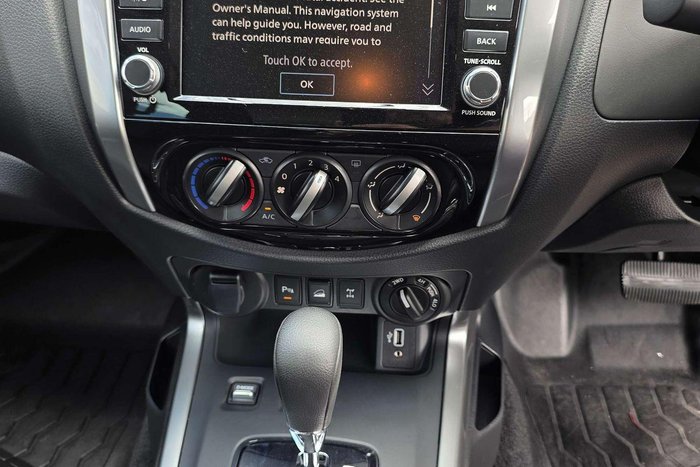 2024 Nissan Navara ST D23 MY24 4X4 Dual Range White