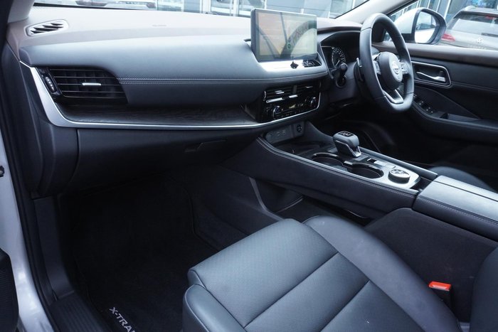 2025 Nissan X-TRAIL ST-L