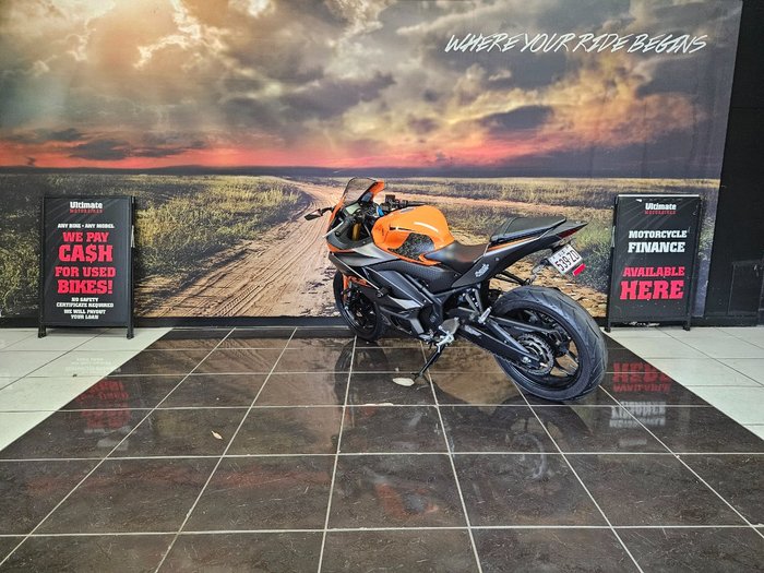 2022 Yamaha YZF-R3SP ORANGE