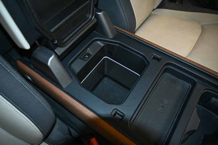 2023 Land Rover Defender 110 D300 X-Dynamic HSE