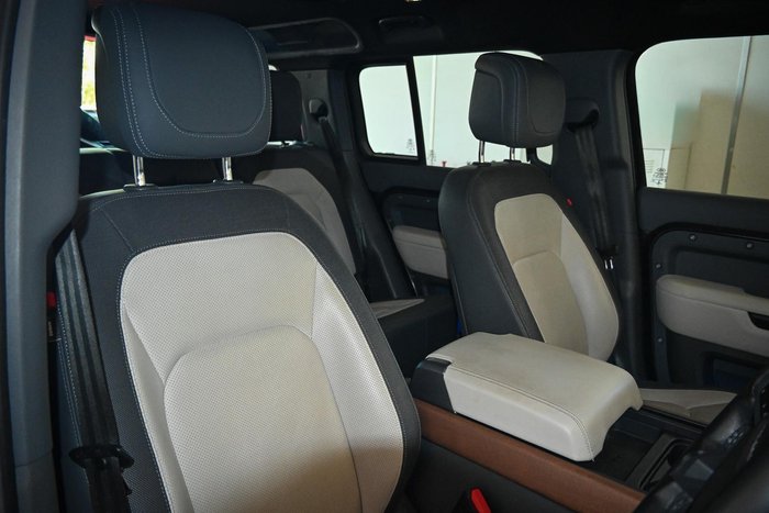 2023 Land Rover Defender 110 D300 X-Dynamic HSE